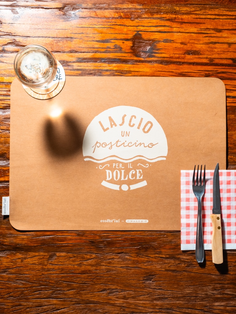 le-palle-4-tovagliette-in-fibra-di-cellulosa-color-avana-02