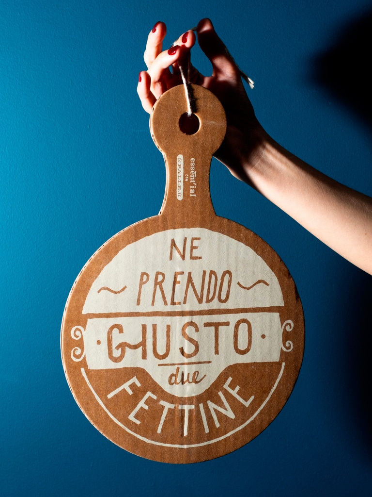 le-palle-piatto-vassoio-due-fettine-in-cartone-02